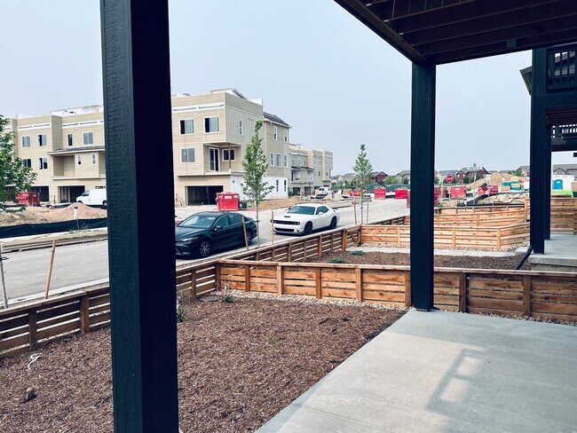 Building Photo - Luxury 3 Bedroom Townhome in the Heart of ...