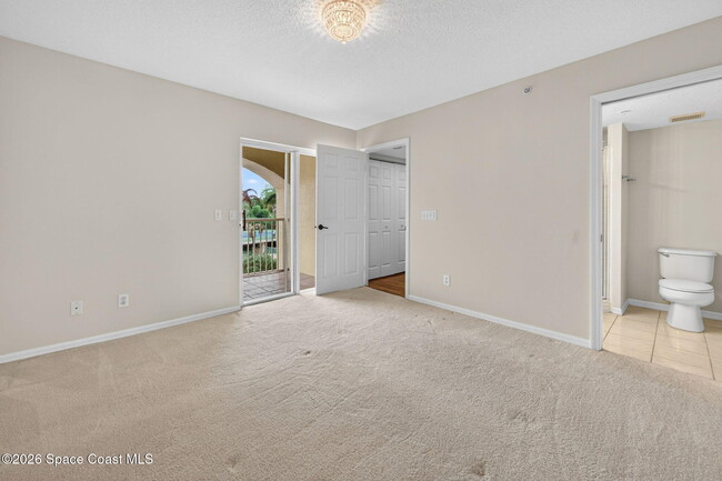 Building Photo - 102 Riverside Dr