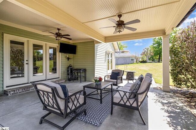 Building Photo - Beautiful Home at the Smithfields Country ...