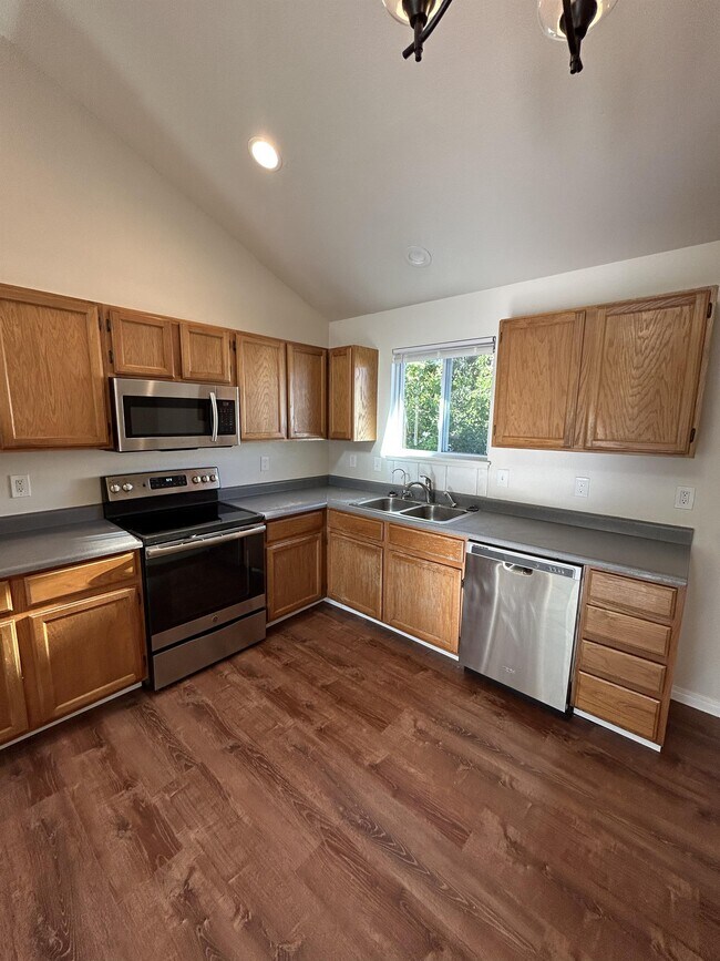 Building Photo - 8220 Medicine Bow Cir