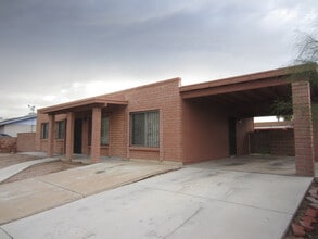 Building Photo - 3 Bedroom/ 2 Bath Home Near Mission & Vale...