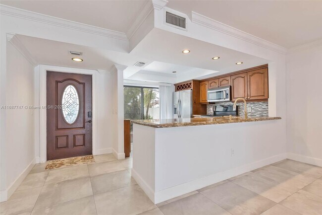 Building Photo - 11135 SW 134th Ct