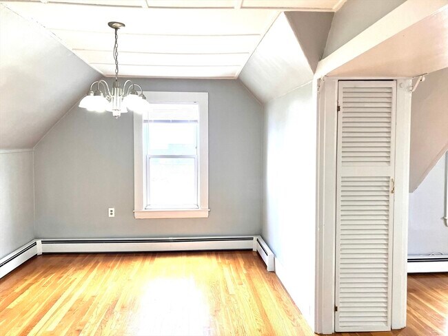 Building Photo - 65 Kirtland St