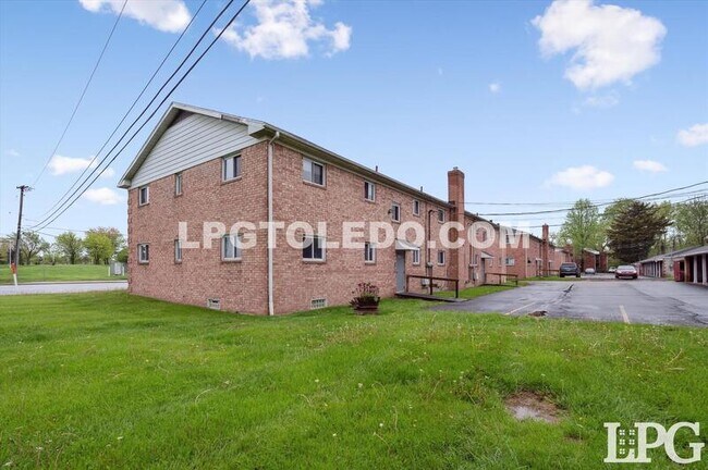 Building Photo - 3320 Arlington Ave
