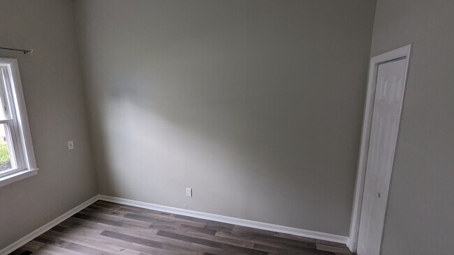 Building Photo - 3840 Homecomer Dr