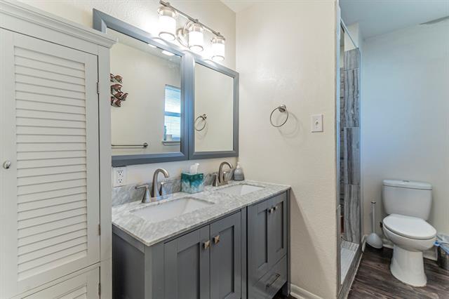 Building Photo - 708 N Stewart St