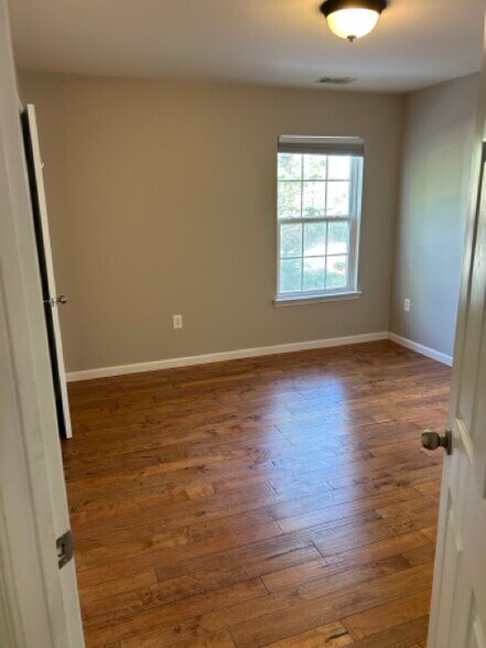 Building Photo - 436 Lazy Creek Ln