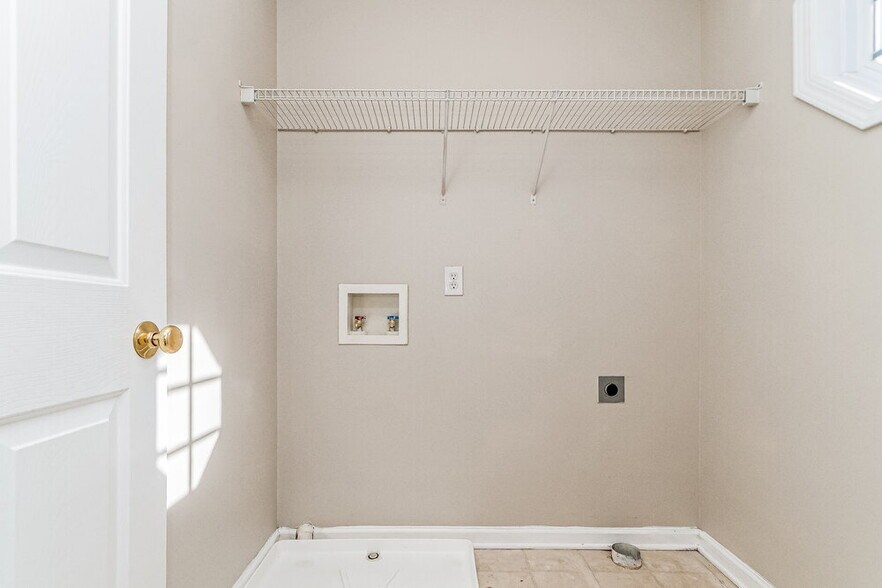 Building Photo - 1041 Blue River Farm Dr