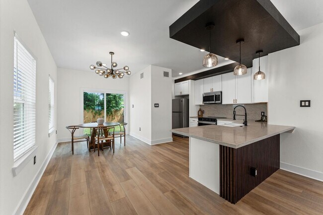 Building Photo - 8605 Amadwe St