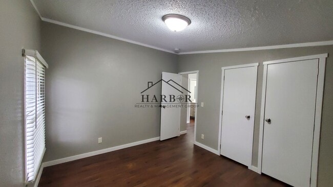 Building Photo - 23 Andreasen Dr