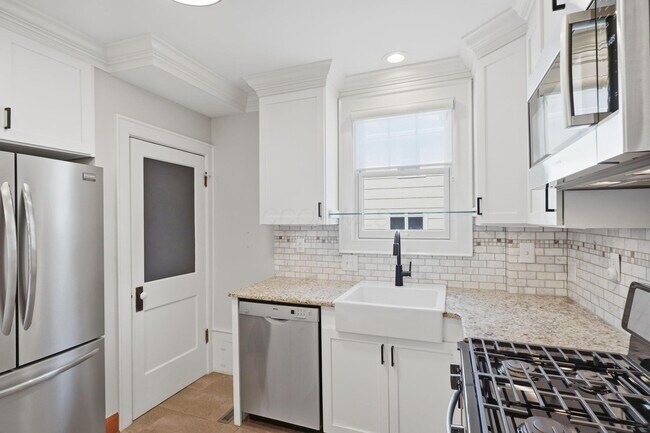 Building Photo - 94 Acton Rd