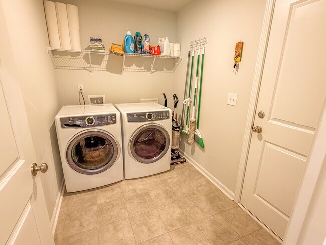 Building Photo - 203 Boneset Dr