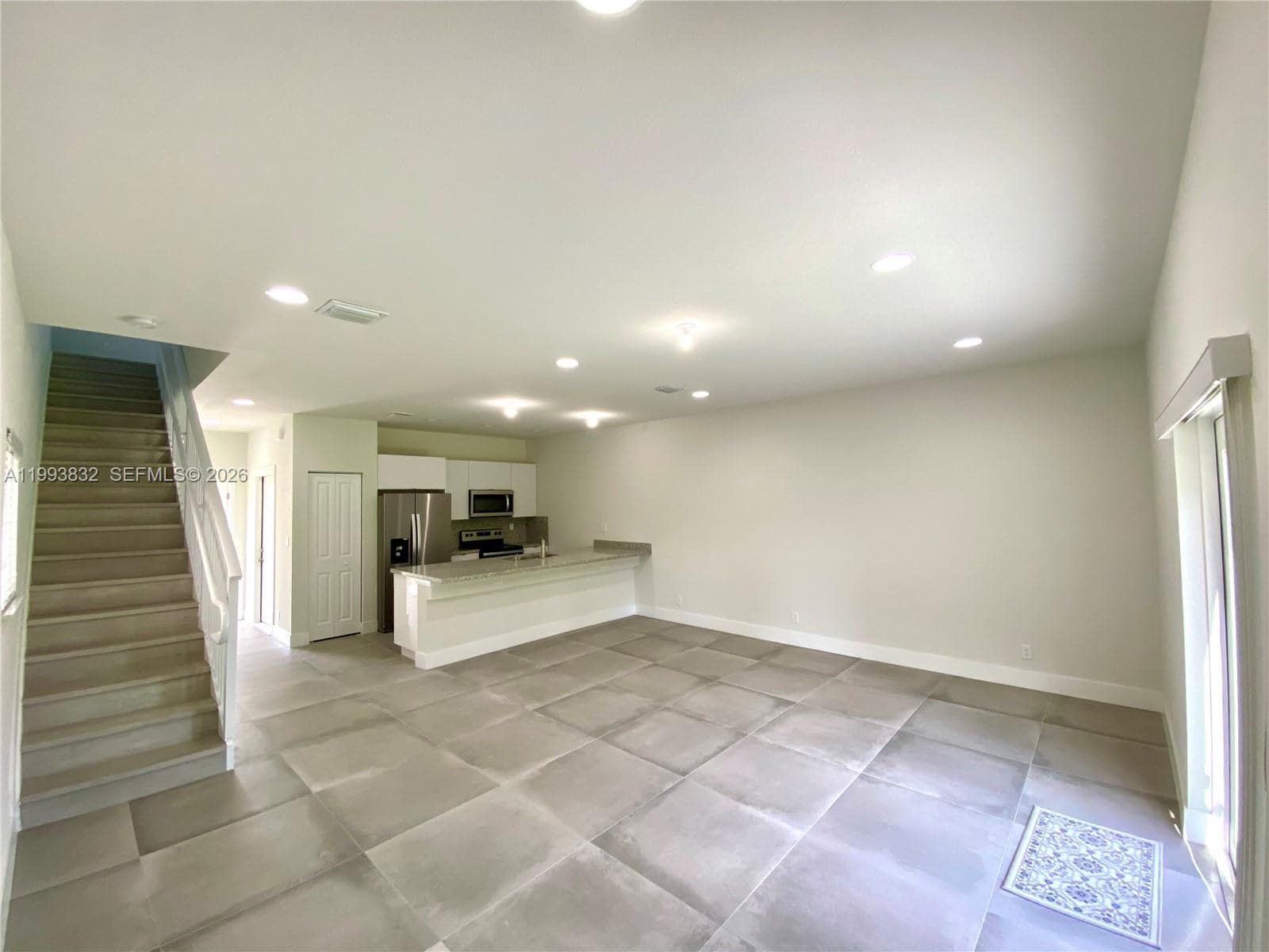 Building Photo - 5860 Lincoln St