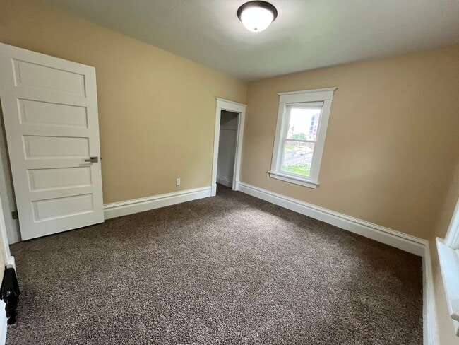 Building Photo - Spacious 4 Bed/2 Bath Rental Home!