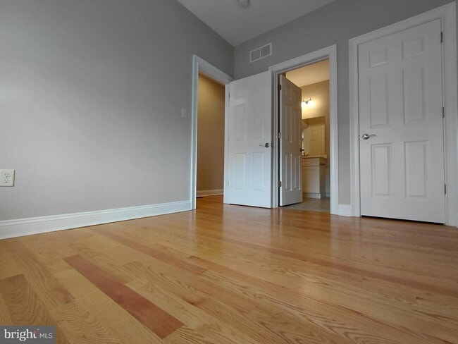 Building Photo - 912 Cemetery Rd