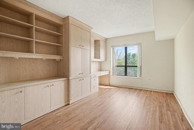 Building Photo - 100 Breyer Dr