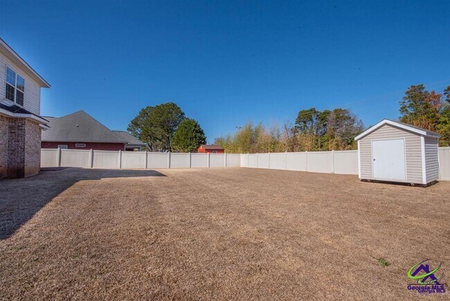 Building Photo - 122 Emberly Ln