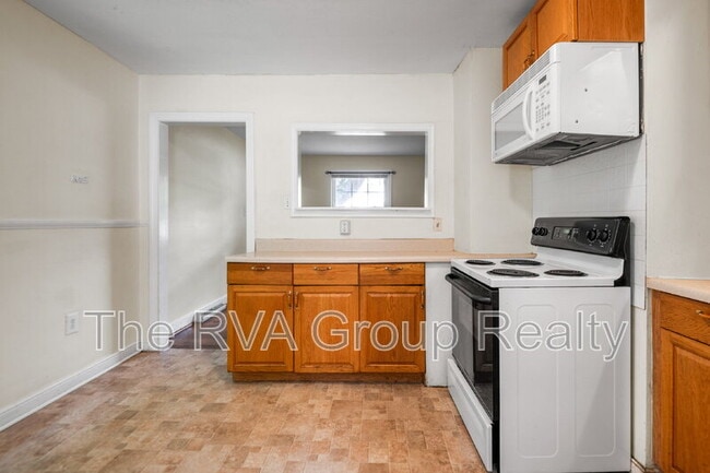 Building Photo - 819 Boroughbridge Rd