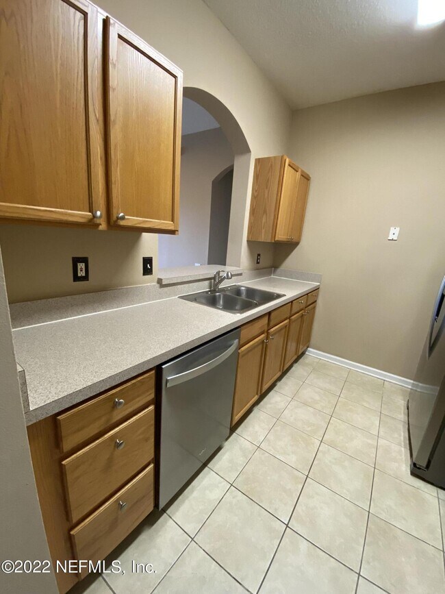 Building Photo - 7990 Baymeadows Rd