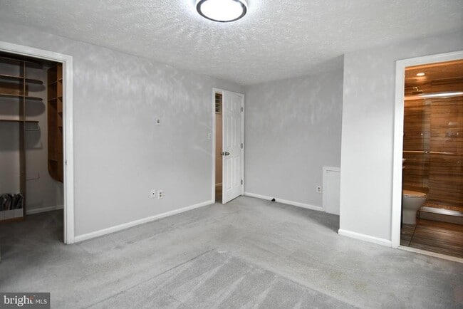 Building Photo - 8844 Mourning Dove Ct