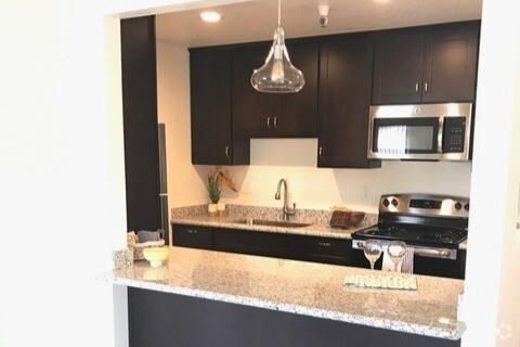 KITCHEN - Remington Place Apartments