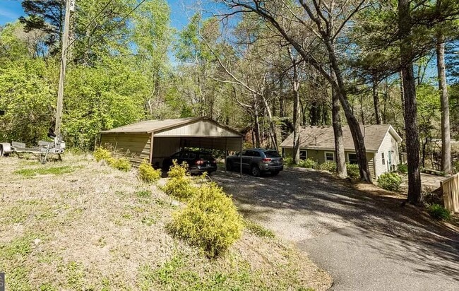 Building Photo - 7865 Wilkinson Dr