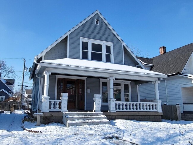 Building Photo - 852 N Rural St