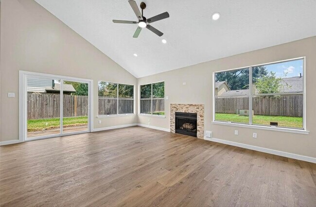 Building Photo - 15415 Swan Creek Dr