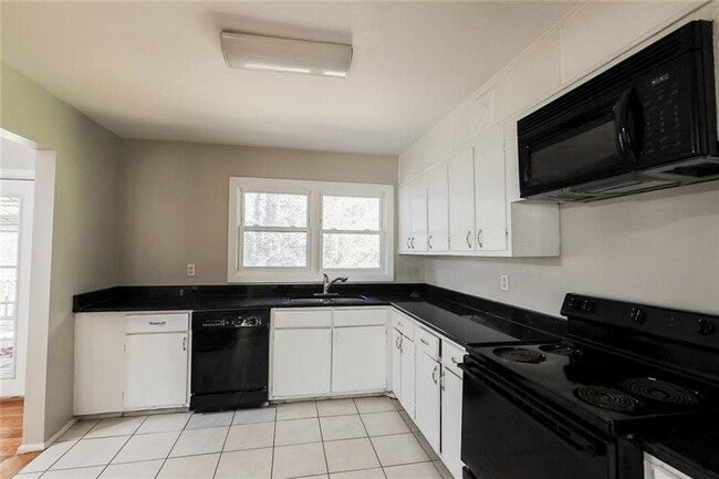 Building Photo - 2821 Petersburg Ct