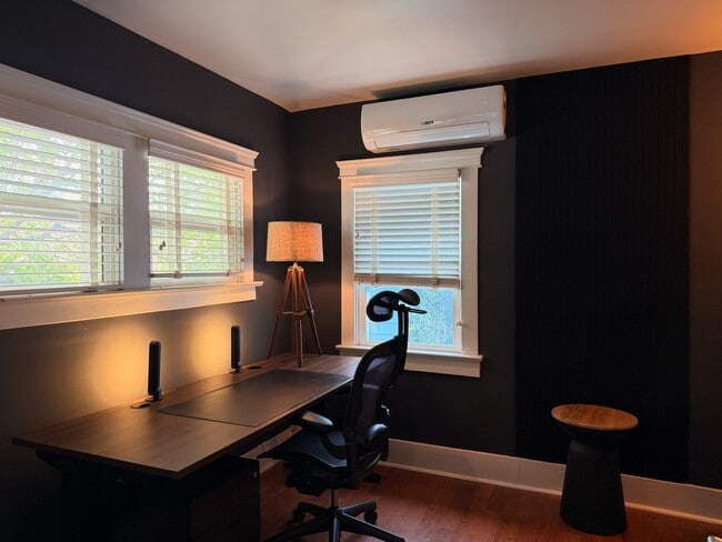 Building Photo - 957 N Avenue 49