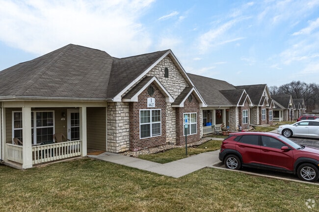Building Photo - The Villas at Ridge Pointe