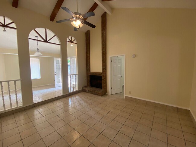 Building Photo - EASTSIDE HOME FOR RENT