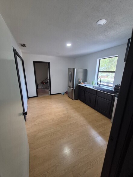 Building Photo - 126 Deer Run Dr
