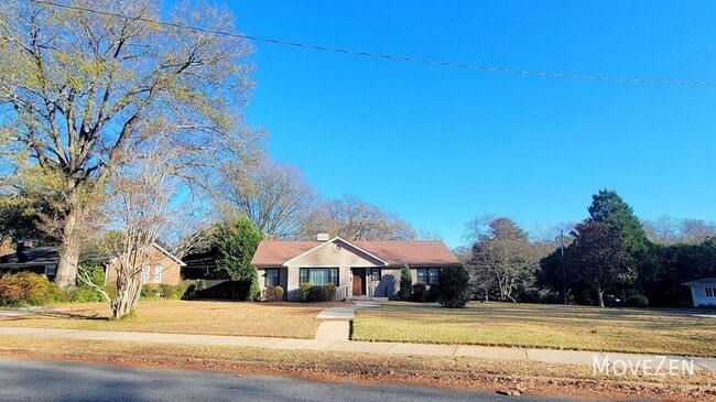 Building Photo - 1200 Dresden Dr W