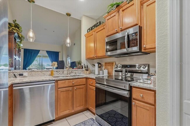 Building Photo - 819 Fairwaycove Ln