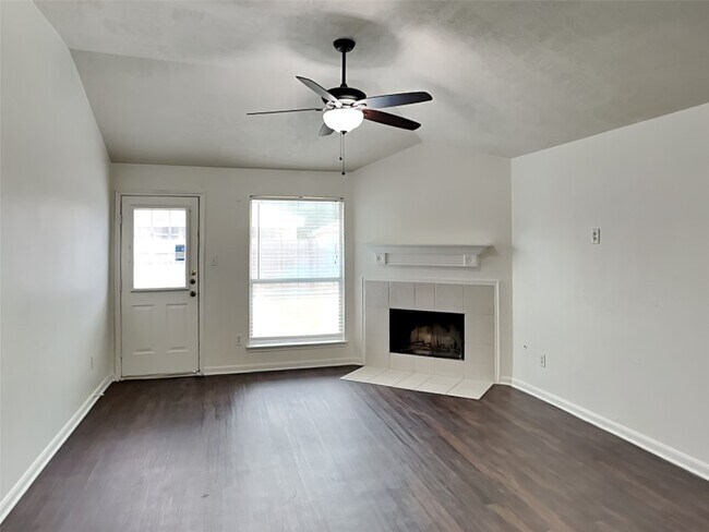 Building Photo - 409 Mystic Glen Loop