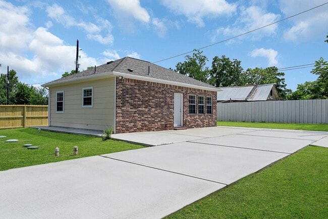 Building Photo - 20603 Marilyn Ln