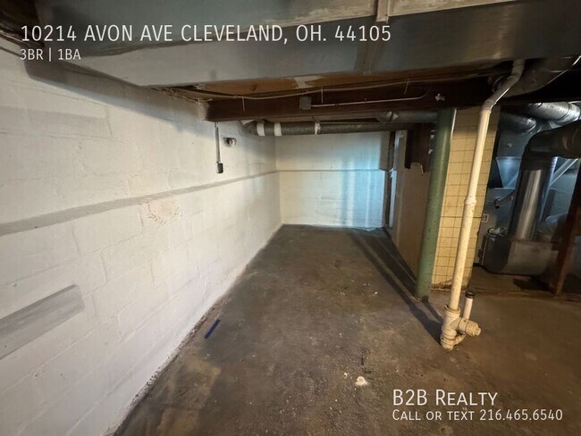Building Photo - 10214 Avon Ave