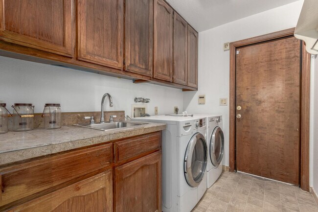 Building Photo - 805 W Toledo St