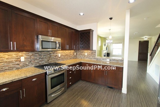 Building Photo - 16298 NW Rosetta St