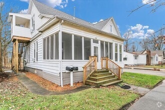 Building Photo - Beautifully Remodeled 1 Bedroom Located in...