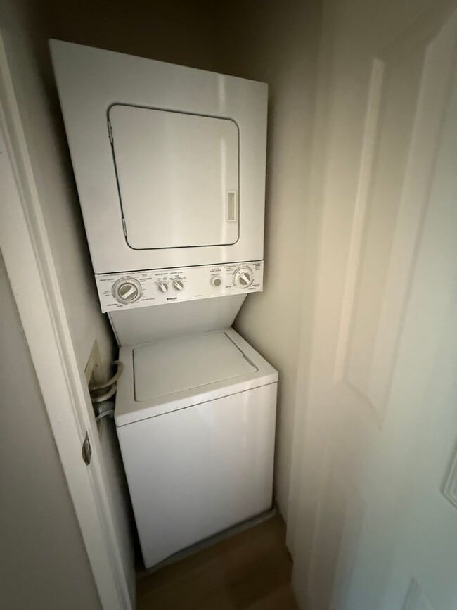 Building Photo - Jess Ranch- Brookhollow Condo, 55+ Communi...