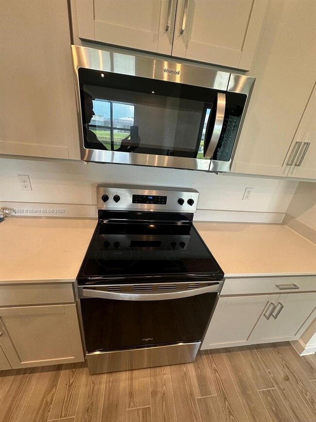 Building Photo - 14051 SW Thorens Dr