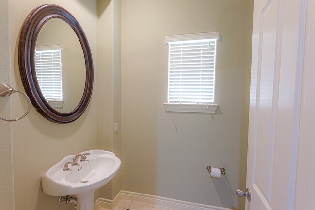 Building Photo - 1314 Sherwood Springs Ln