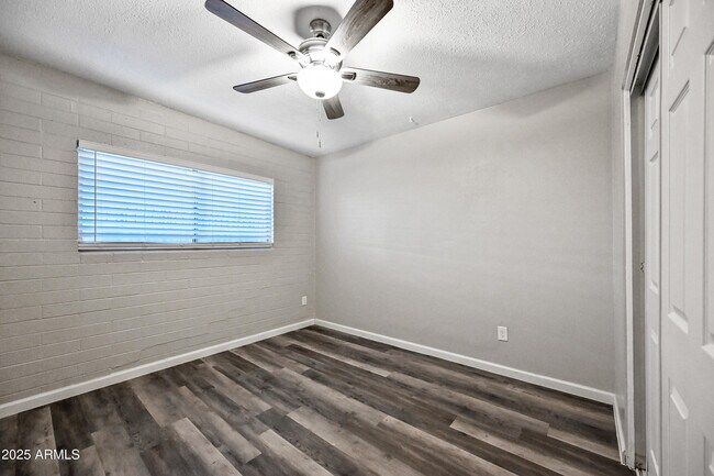 Building Photo - 1518 W Colter St