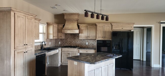 Building Photo - 5025 Sistine Chapel Dr