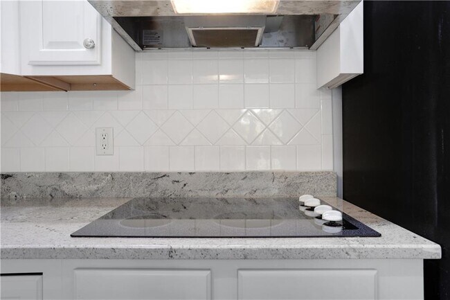 Building Photo - 127 Tara Blvd