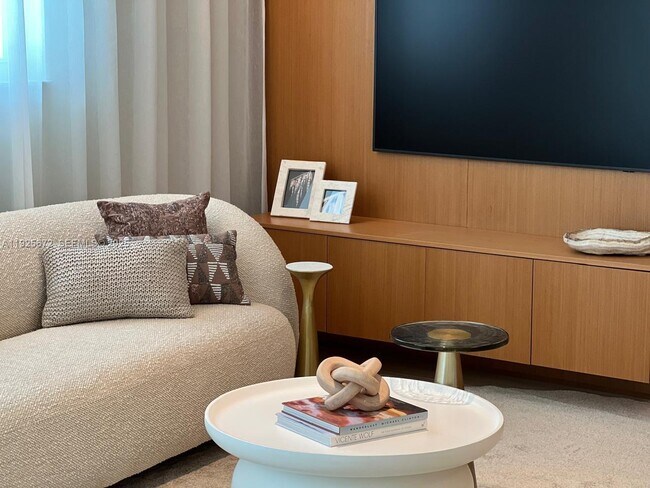 Building Photo - 31 SE 5th St