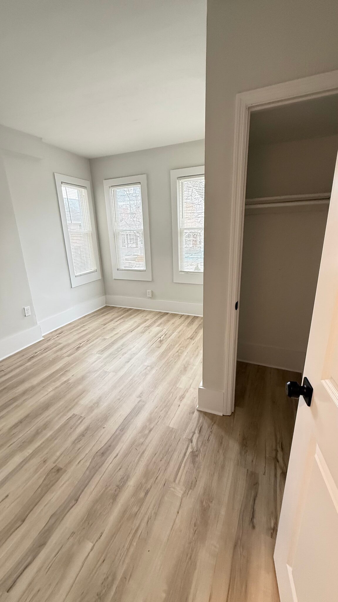 Middle bedroom with large closet - 1024 W 8th St