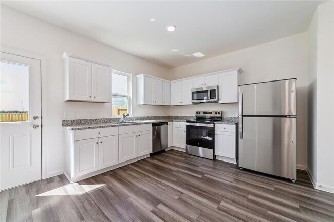 Building Photo - 8634 Vacek Xing Wy